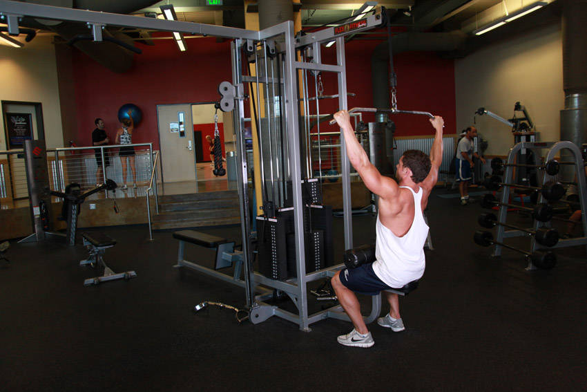 Lat Pulldown start position